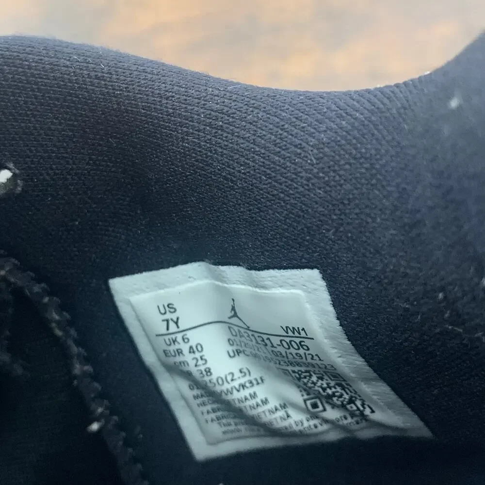 Nike Jordan Zion 1 Bloodline Black White Crimson Size 7Y - Picture 7 of 8